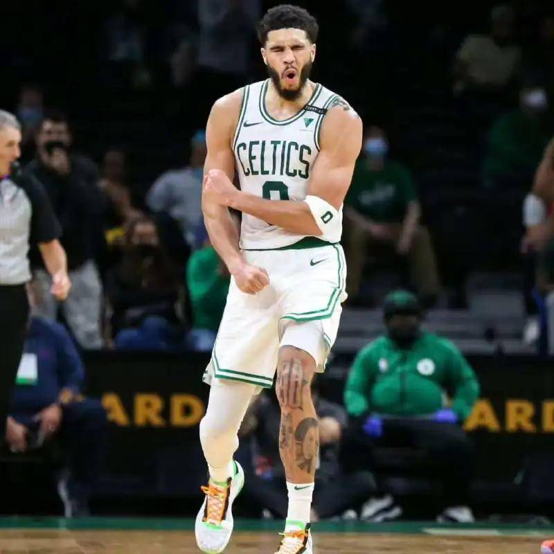 塔图姆回归赛场，连败首场状态亮眼，瑞士队观众沸腾！的简单介绍